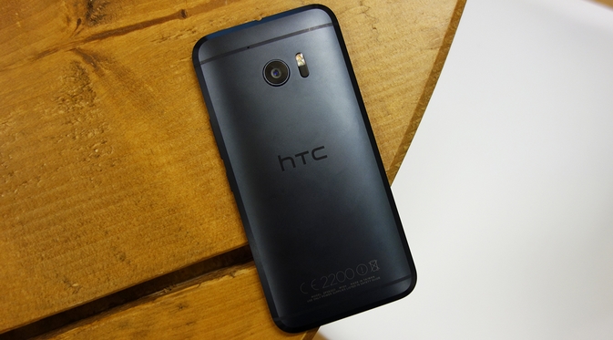 HTC 10 kurang laris, bikin rugi produsennya