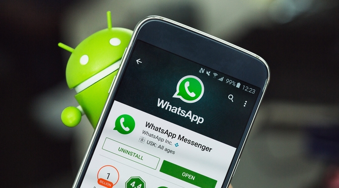 Siri siap bikin chatting via WhatsApp lebih seru