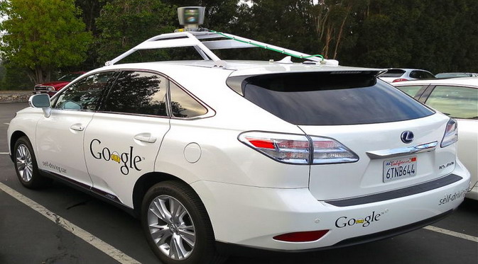 Google self-driving car tabrakan di Mountain View