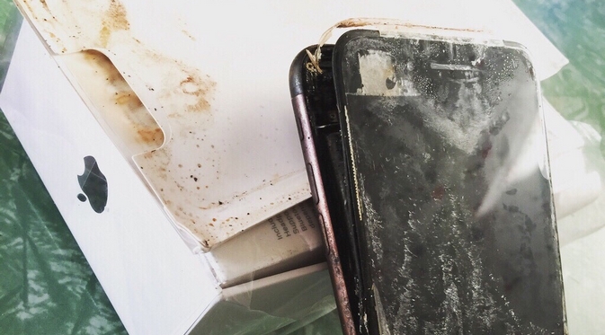 Tak mau kalah dengan Galaxy Note 7, iPhone 7 ikut meledak!