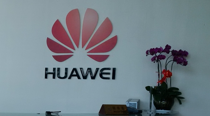 Besok, Huawei pamerkan ponsel raksasanya