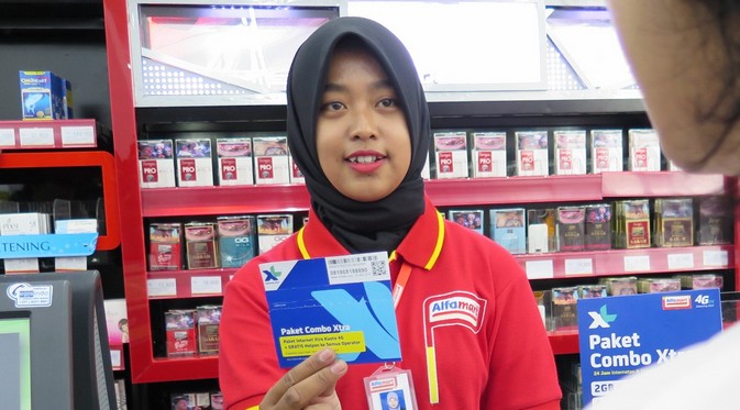 Cuma Pelanggan XL yang Bisa Beli Kartu Spesial Ini di Minimarket!