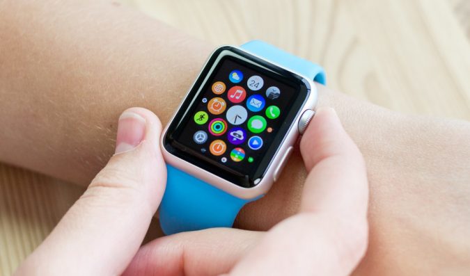 Apple Tawarkan Perbaikan Gratis untuk Apple Watch Generasi Pertama