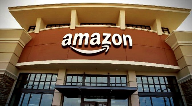 Wanita Ini Beli Kursi Murah di Amazon, Netizen Gempar