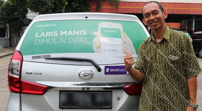 Pemasang Iklan di Mobil Pribadi Ini Akhirnya Dapat Investor