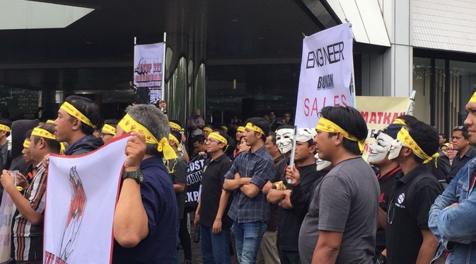 Demo Karyawan Indosat di Kantor Pusatnya, Ada Apa?