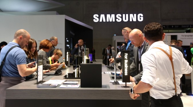 Samsung Galaxy S10 Bakal Tiru Karya Huawei?