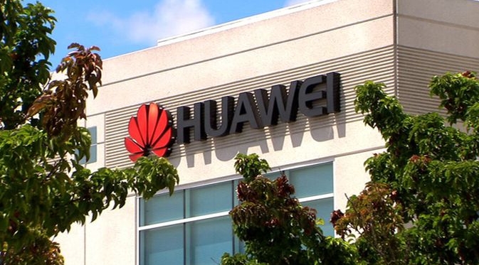 Blunder, Huawei Ucapkan Selamat Tahun Baru Menggunakan iPhone