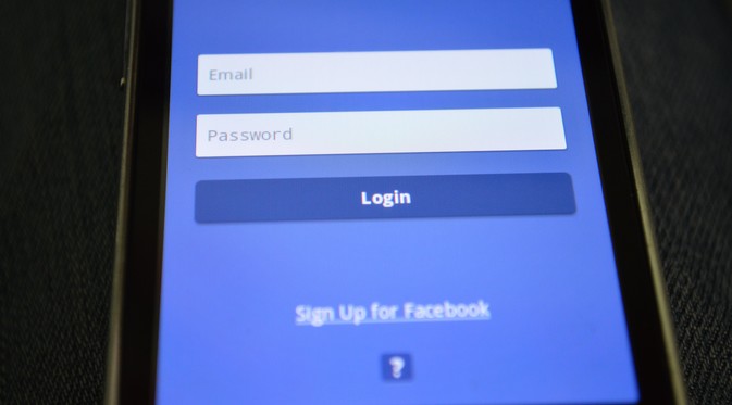 Terungkap, Facebook Diam-diam Kumpulkan SMS dan Daftar Panggilan User