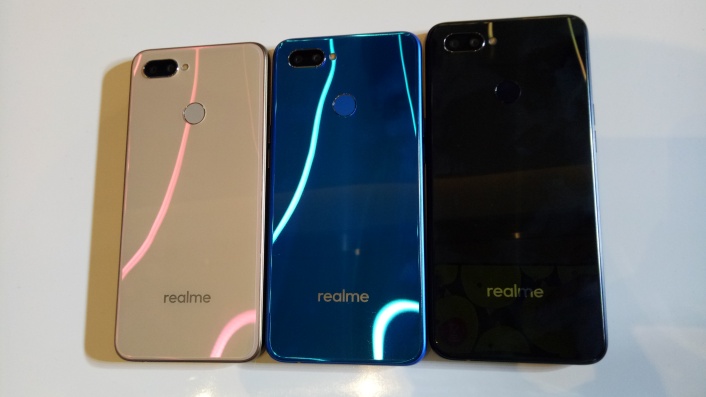 Realme Rayakan Penjualan 4 Juta Unit Smartphone