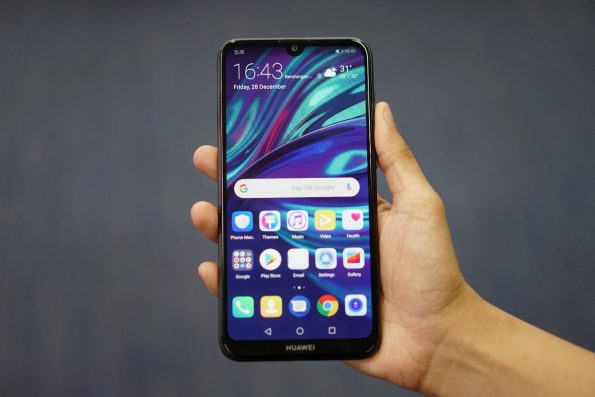 Ini Smartphone Pertama Huawei di Tahun 2019