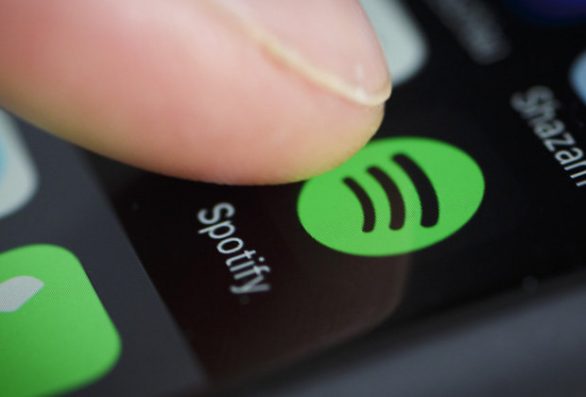 Spotify Hadirkan Lirik Real-time, Bisa "Karokean" Seharian
