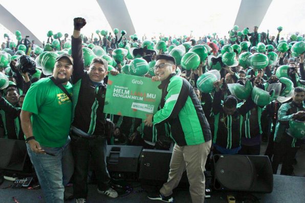 Peduli Keamanan, Grab Bagikan Helm Baru untuk Driver