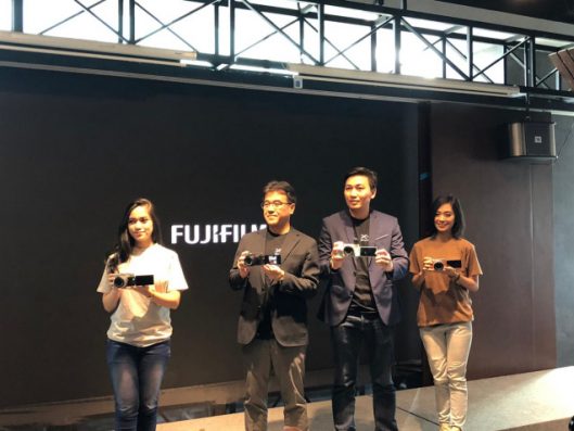 Buat Vlogger Pemula, Fujifilm Suguhkan Kamera Mirrorless X-A7