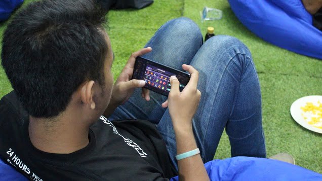 Uji Spek, Infinix Hot 8 Dipakai Lomba Gaming Seharian