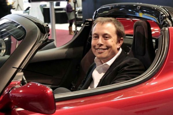 Elon Musk Klaim Tesla Makin Ngebut Berkat 'Plaid'