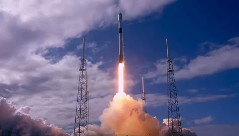 SpaceX Flacon 9 Luncurkan Satelit Starlink