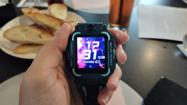 Imoo Watch Phone Z6 Pamer Flip Camera Anti Patah