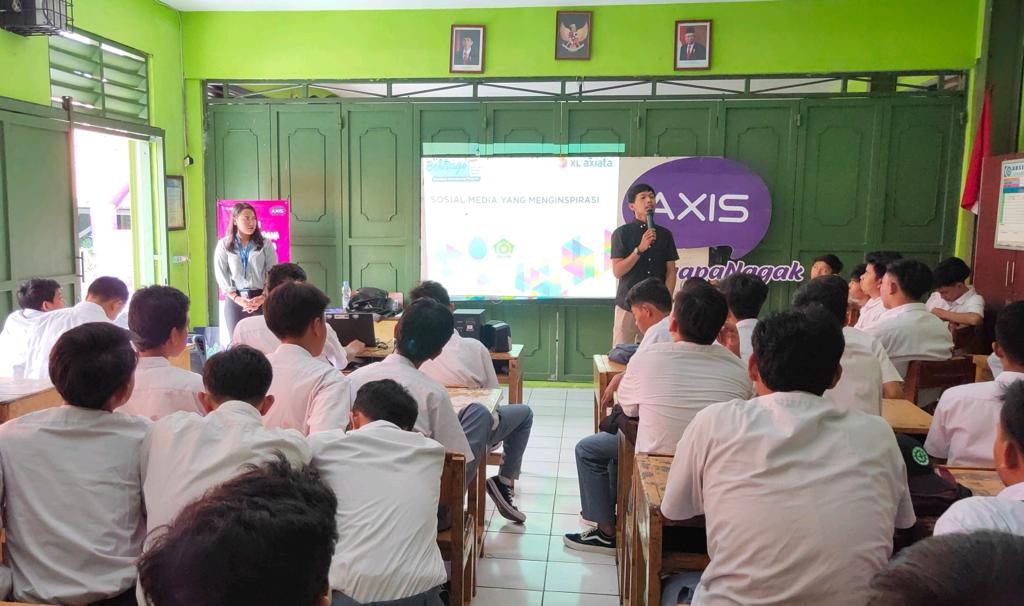 XL Axiata Edukasi 100 Sekolah Manfaatkan Internet Secara Positif