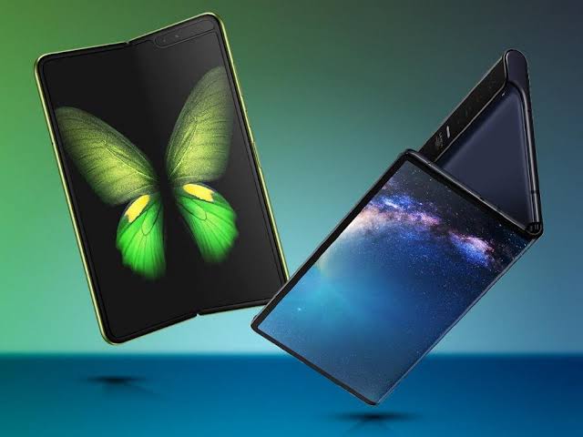 Huawei Mate X Vs Samsung Galaxy Fold, Mana yang Lebih Laris?