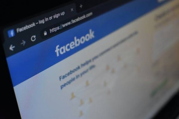 Facebook Larang Iklan Jualan Masker