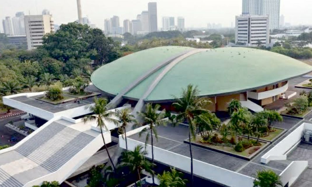 Gedung DPR Dijual di Toko Online, Harganya Sadis!