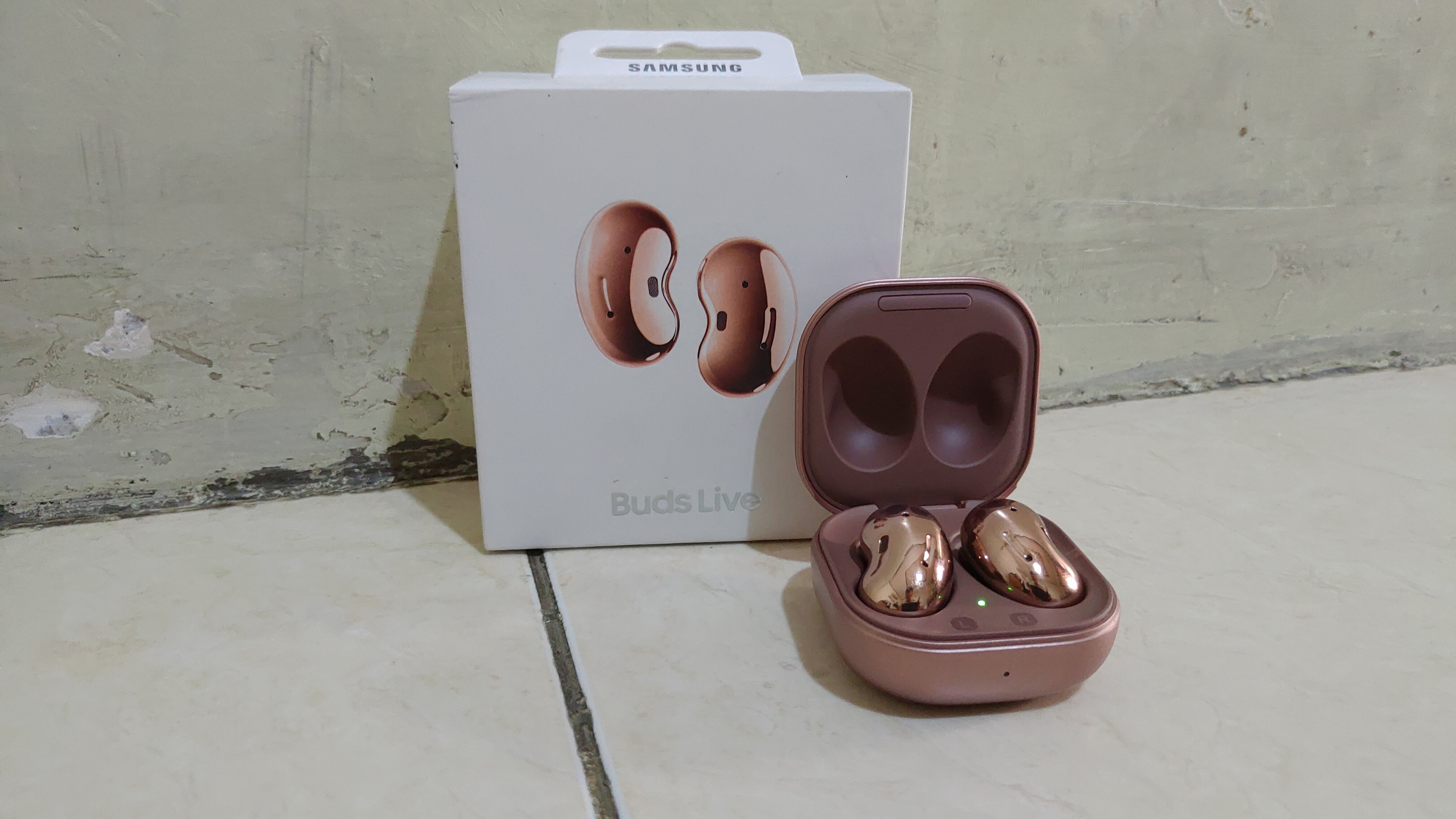 Review Samsung Galaxy Buds Live: Desain Unik, Bass Kental