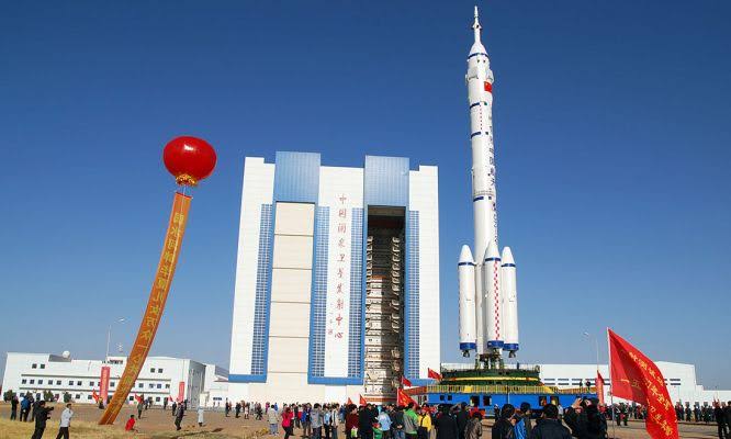 China Lakukan Misi Pengambilan Material Bulan