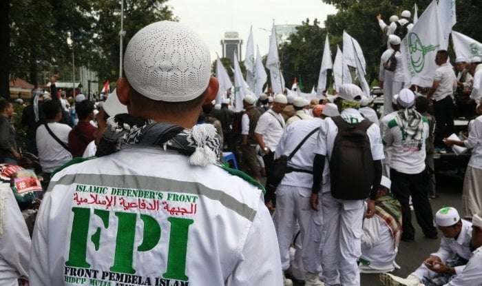 Netizen Teriak Bubarkan FPI