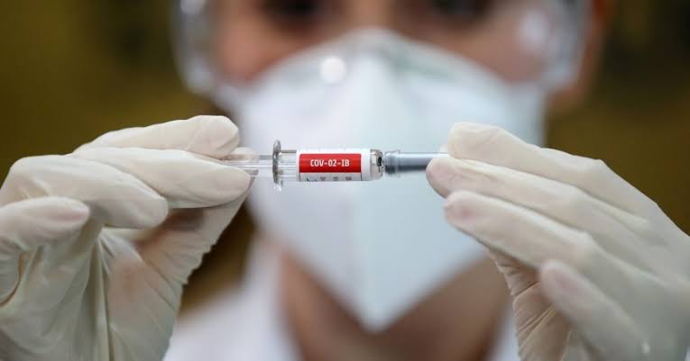 Viral Dokter Bahas Vaksin Sinovac, Efek Samping: Sakit Kepala hingga Diare