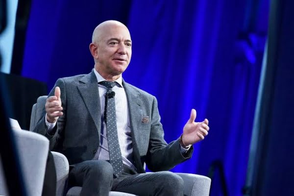 Jeff Bezos Lepas Jabatan CEO Amazon