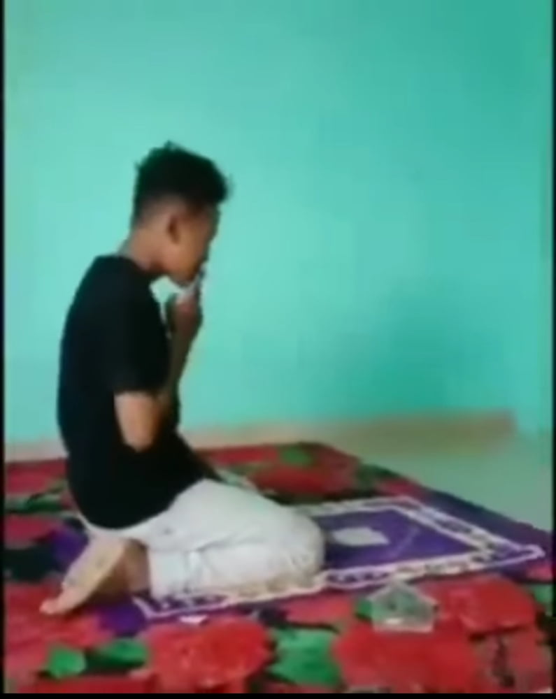 Viral Merokok Sambil Adegan Shalat, Pelecehan?