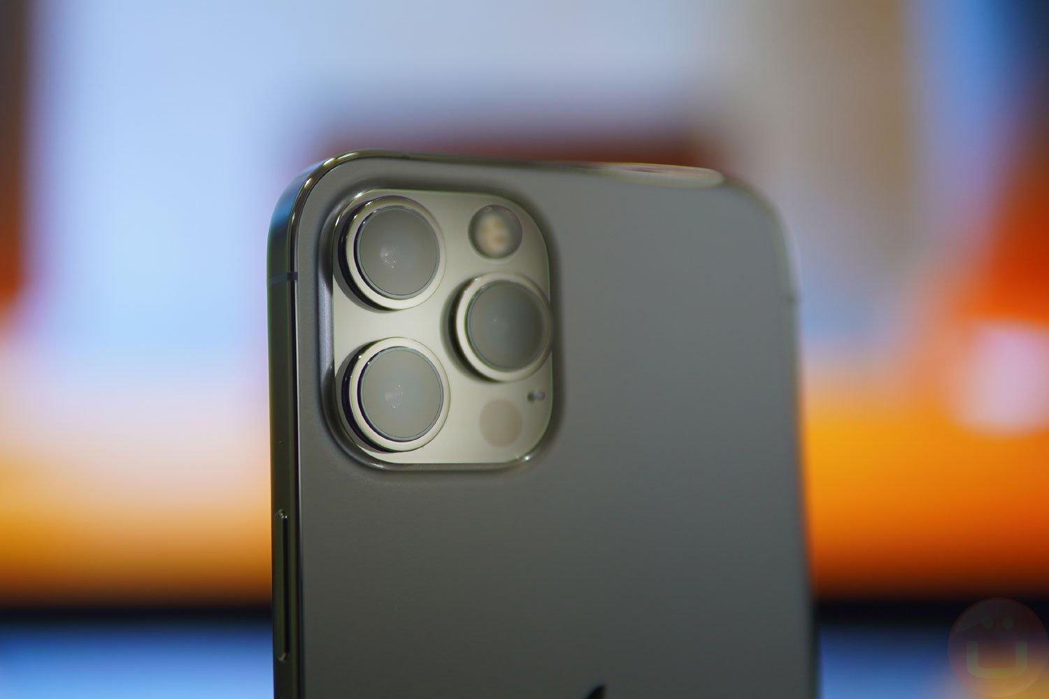 Apple Siapkan iPhone 6,7 Inci dengan Harga Miring