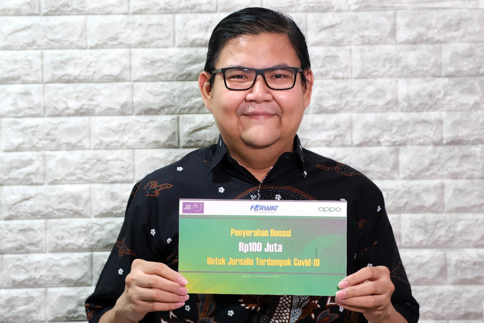 OPPO Gandeng FORWAT dan AJI Salurkan 100 Juta Rupiah Buat Jurnalis Terdampak Covid-19