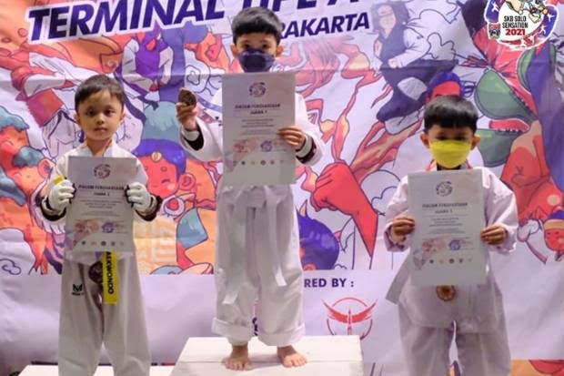 Cucu Jokowi Menang Taekwondo, Netizen Lempar Pujian