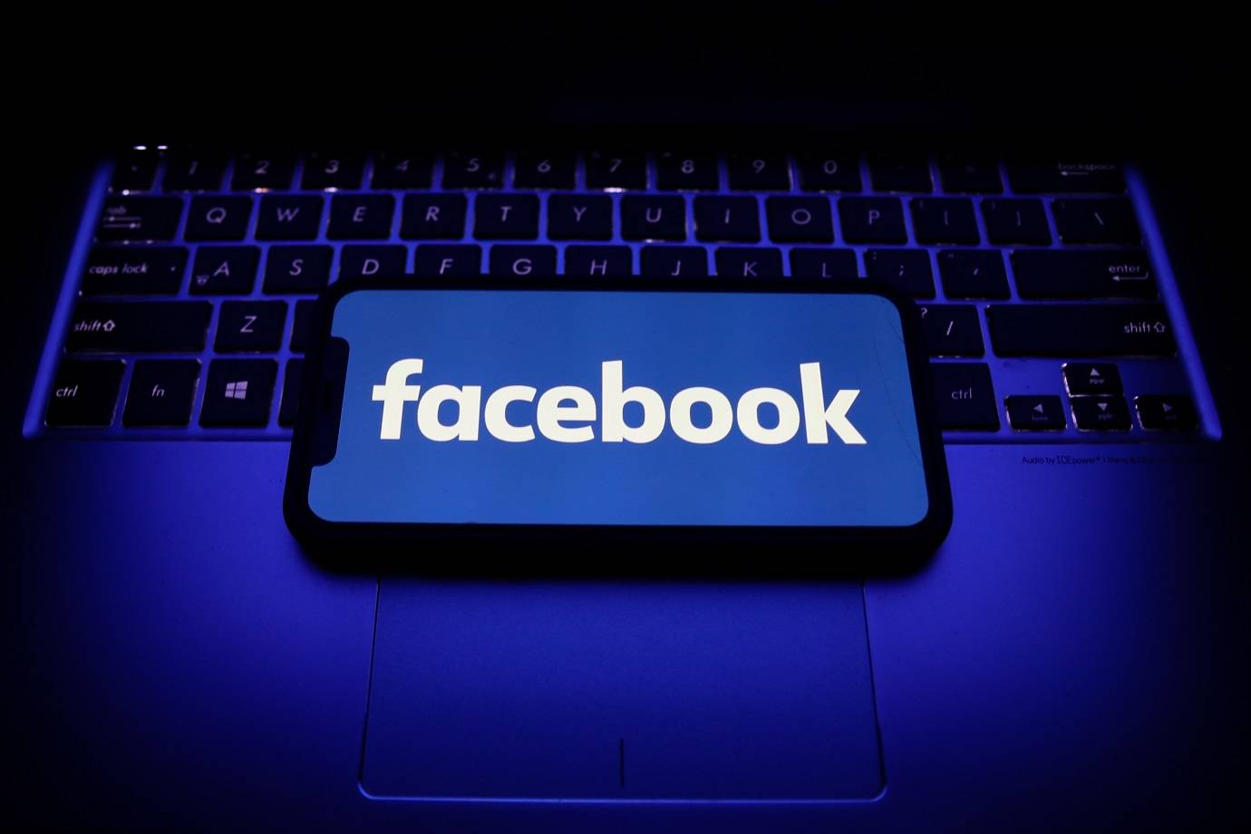 Pengguna Aktif Harian Facebook Berkurang, Saham Facebook Terjun Bebas