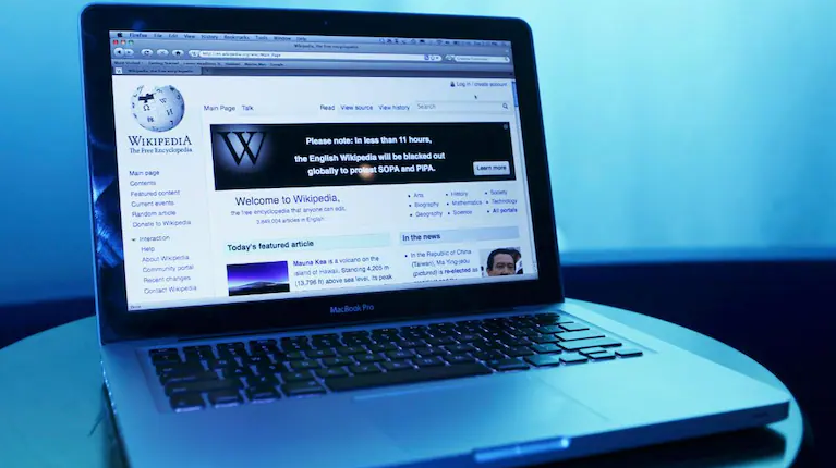 Google Akan Bayar Layanan Wikipedia