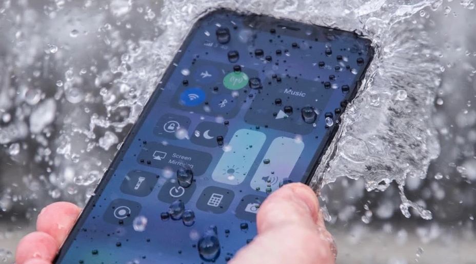 Apple Patenkan Teknologi yang Bantu Pengguna iPhone Mengetik di Tengah Hujan