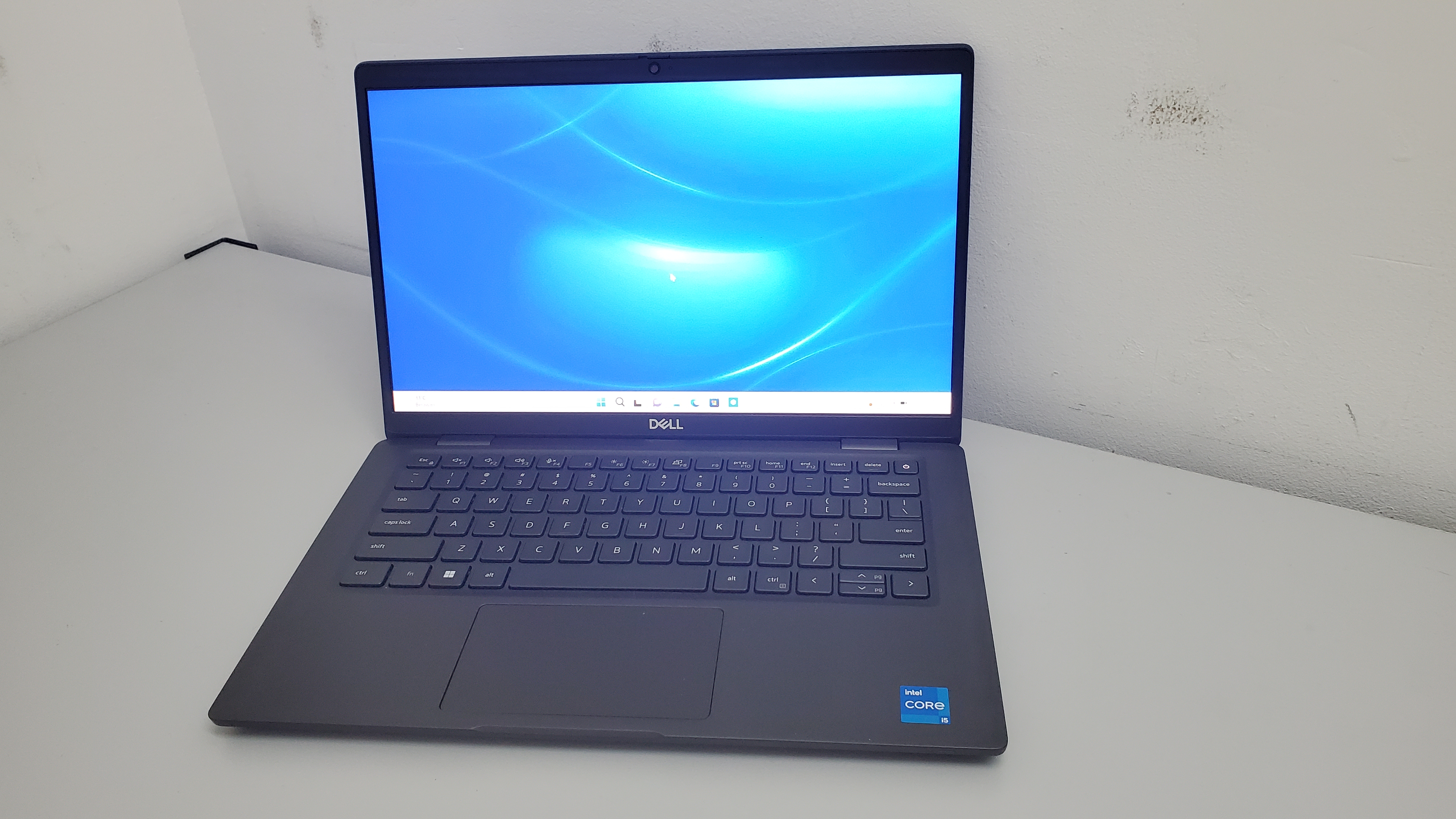 Review Dell Latitude 7330: Tipis, Menawan, dan Powerful Para Profesional