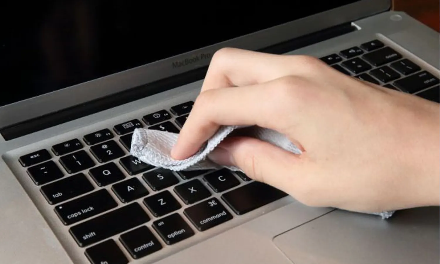 Tips dan Trik Mencegah Kerusakan Keyboard Laptop, Mulai dari Bersih-bersih!