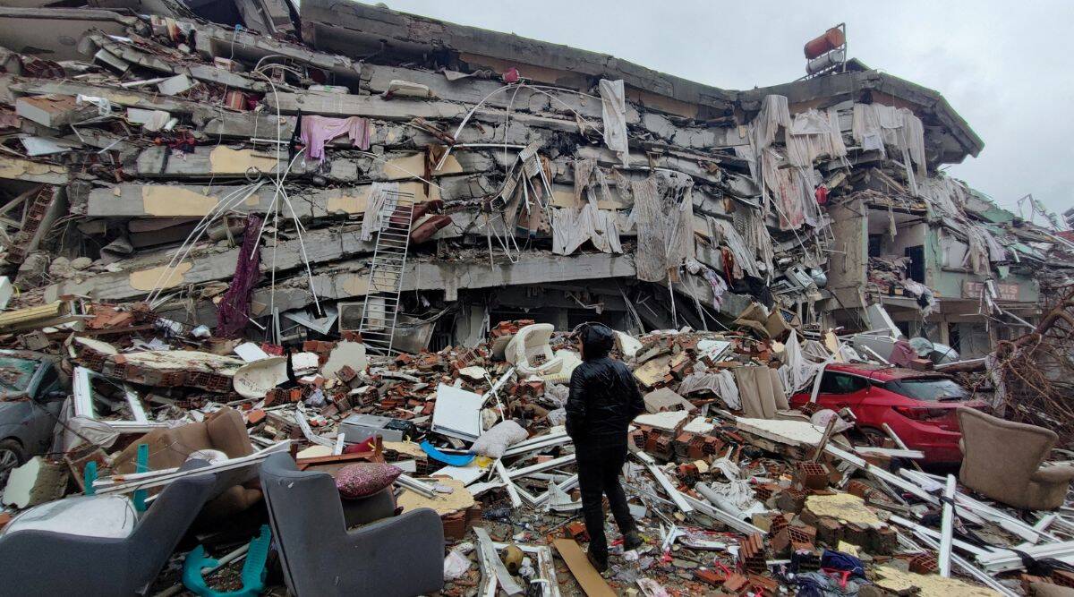 Ngeri, Bangunan Roboh Akibat Gempa Bumi Turki Terekam Kamera