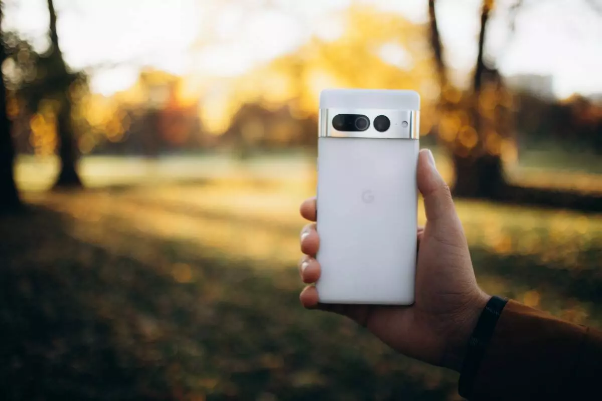 Google Photo Siap Rilis Fitur Video Unblur dengan Berbagai Efek Video di Pixel 8