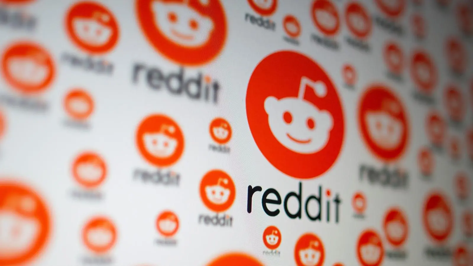 Jejaring Sosial Reddit Uji Coba Saluran Obrolan untuk Subreddit Tertentu