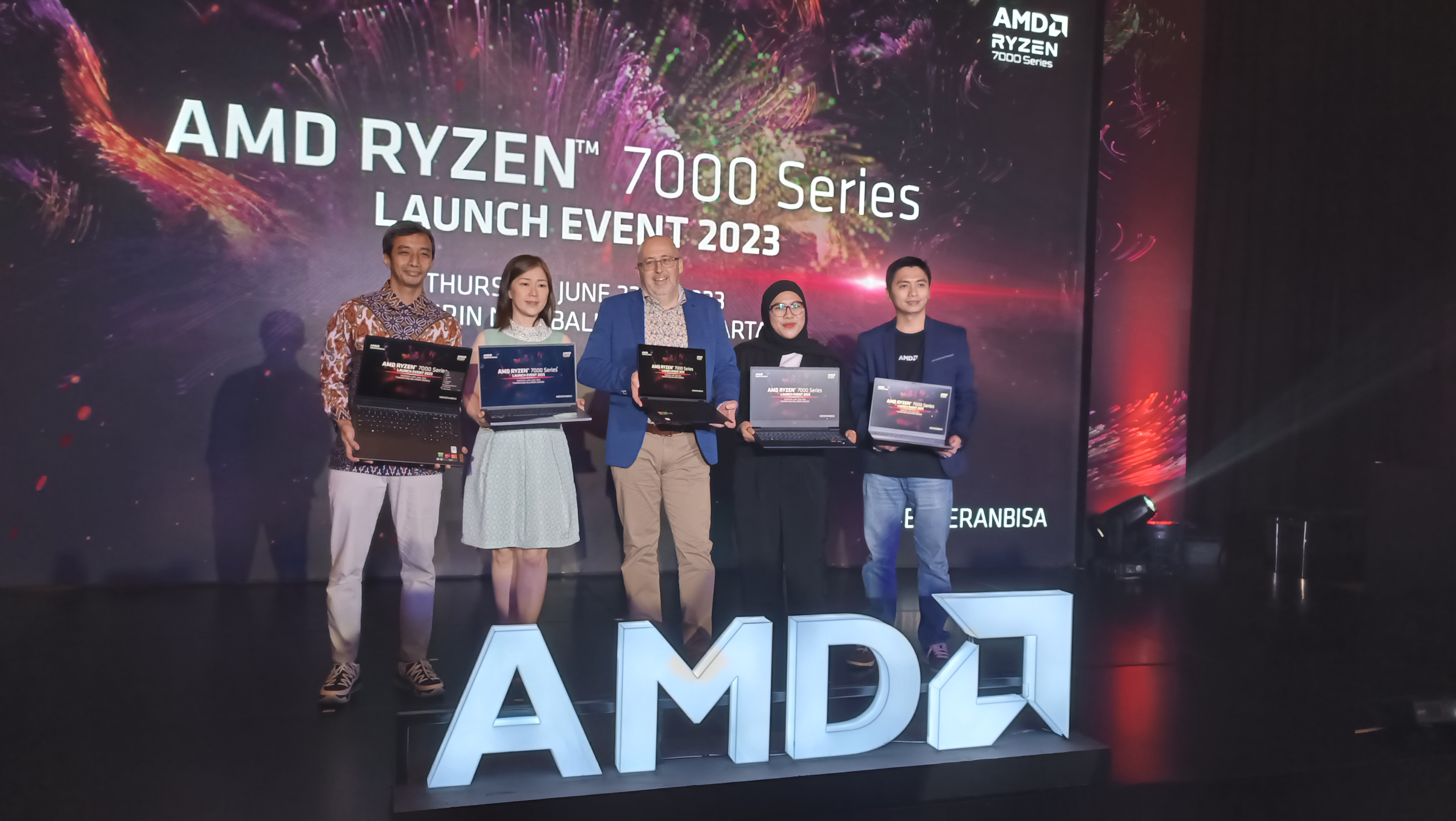 AMD Luncurkan Prosesor Seri AMD Ryzen 7000 untuk Laptop Tipis