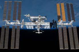 Astronot Crew-6 Selesaikan Misi Pemasangan Panel Surya di ISS