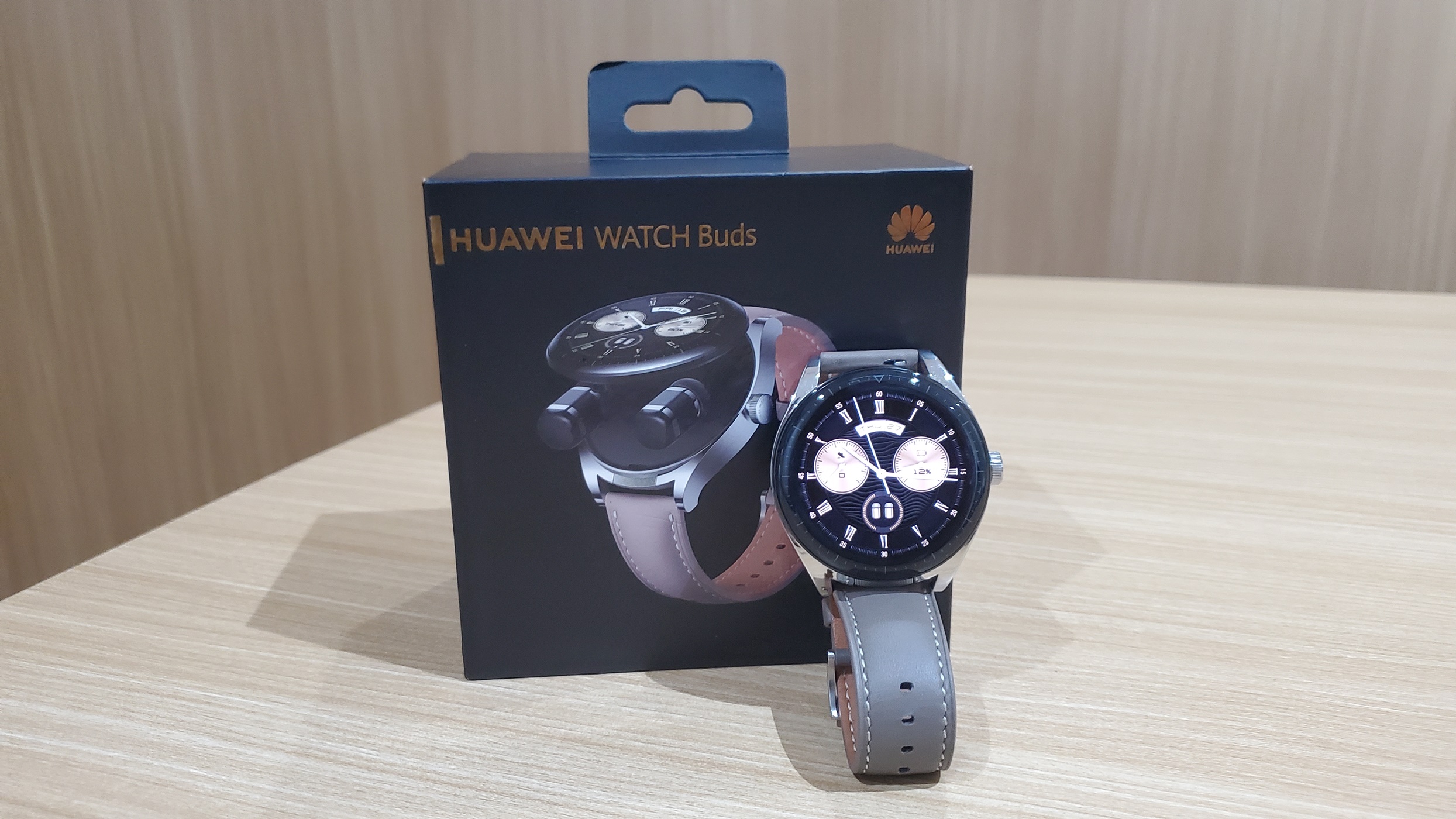 Review Huawei Watch Buds: Smartwatch Premium yang Lengkap dengan Earbuds