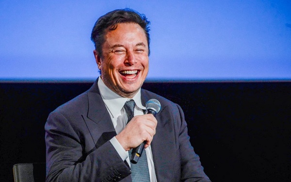 Elon Musk Ambil Alih Akun Twitter "X" dari Pemilik Aslinya