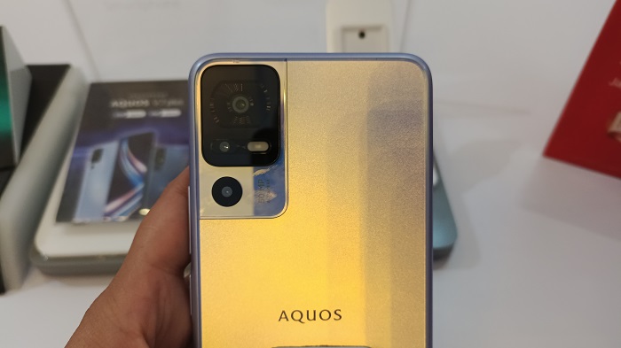 Sharp Aquos V7 Plus, Smartphone Kamera 50MP Harga Rp2 Jutaan