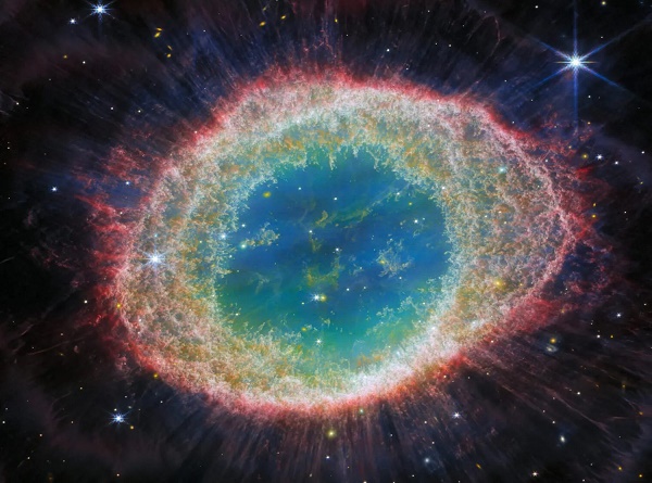 Teleskop Luar Angkasa Webb Tangkap Foto Nebula Cincin yang Menakjubkan