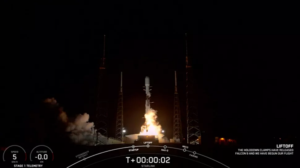 SpaceX Luncurkan 22 Satelit Starlink Batch Baru ke Luar Angkasa